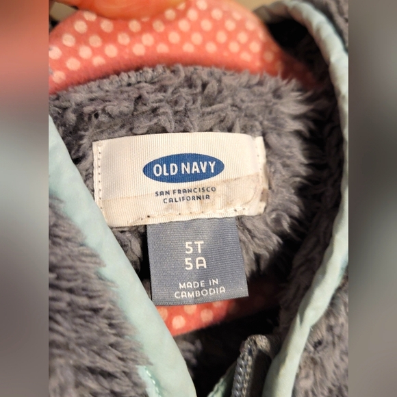 ⏰️3/10$ 5T Old Navy gray fleece vest - Picture 5 of 5